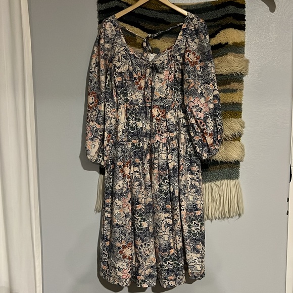 MOON RIVER Tiered Midi Dress Puff Sleeves Lined Bohemian Floral Print Size M - Picture 6 of 15